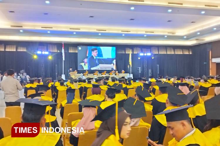 Bukti Konsistensi Kampus Tertua di Tasikmalaya, STIA YPPT Wisuda 251 Mahasiswa