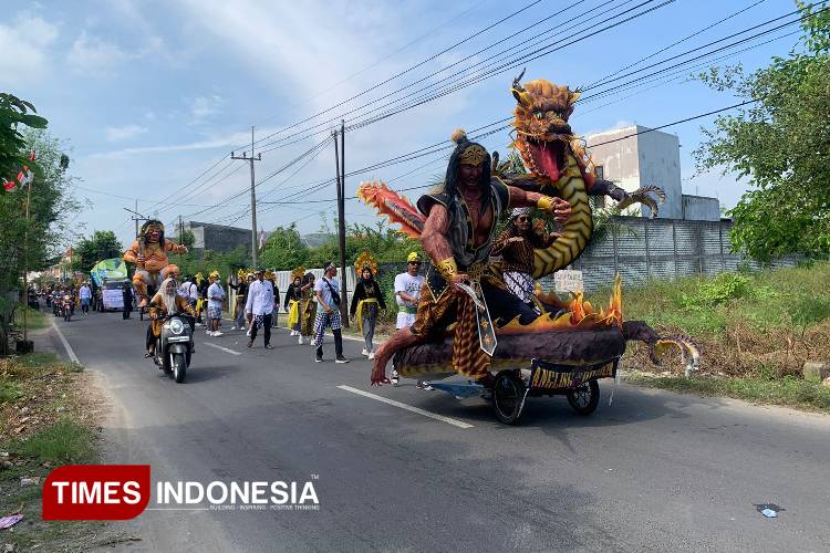 Warna-warni Nusantara Tampil dalam Parade Budaya Dalegan Gresik