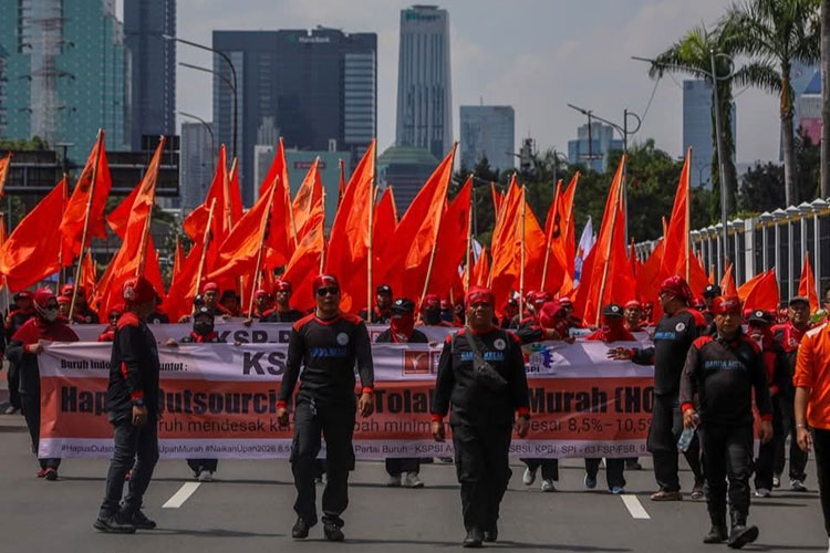 Enam Tuntutan Buruh Disuarakan pada Unjuk Rasa di DPR