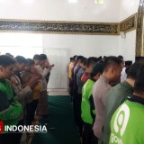 Ojol Pacitan Gelar Shalat Ghaib hingga Doa Usai Meninggalnya Rekan Mereka di Jakarta