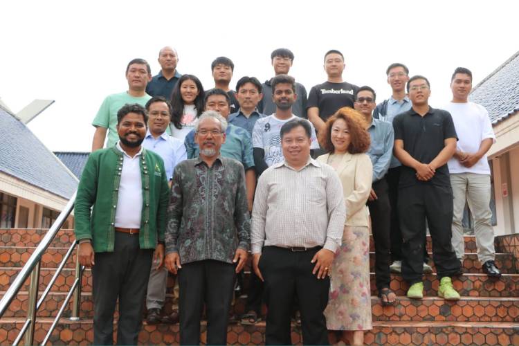 Dosen FTP UB saat mengajar di luar negeri melalui program Doctoral Global Teaching Fellowships (DGTF) pada Agustus 2025. (Istimewa)