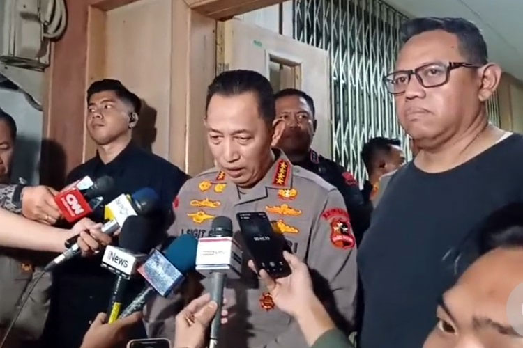 Kapolri Temui Langsung Keluarga Ojol yang Meninggal Terlindas Rantis Brimob