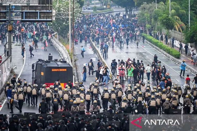 Kompolnas Tegaskan Kawal Kasus Ojol Tewas Terlindas Rantis Brimob