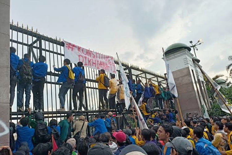 Akademisi UIN Jakarta: Ojol yang Tewas Terlindas Rantis Brimob Syahid