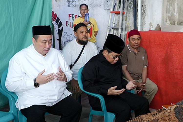 Pramono Anung dan Pasha Ungu Melayat ke Rumah Affan Kurniawan