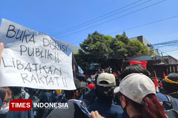Demo Mahasiswa Surabaya: 