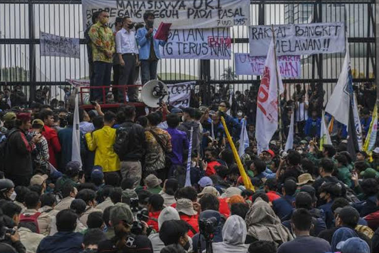Demonstrasi Meluas di Daerah, Ditakutkan Krisis Ekonomi Seperti 1998 Terulang Kembali