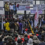Demonstrasi Meluas di Daerah, Ditakutkan Krisis Ekonomi Seperti 1998 Terulang Kembali
