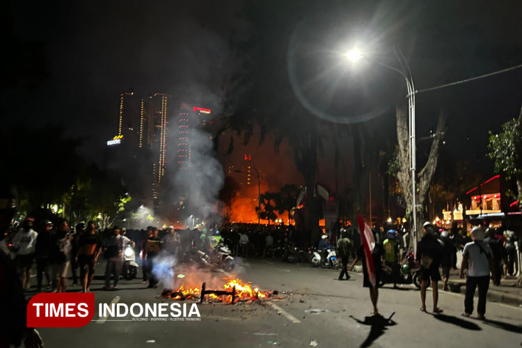 Demo-di-Surabaya-2.jpg