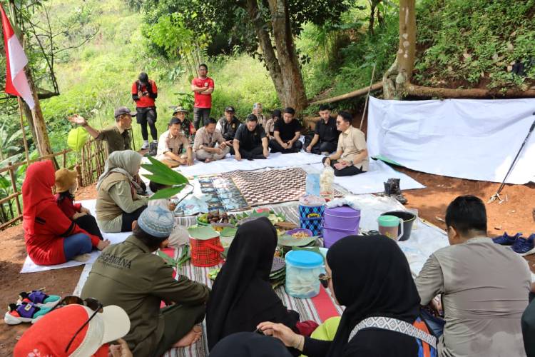 Destinasi Trekking Atap Cimahi Telah Dibuka, Jadi Ikon Wisata Alam Baru