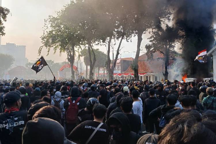 Rekap Aksi Demo di 13 Kota Indonesia, Jumat 29 Agustus 2025: Ricuh hingga Korban Jiwa