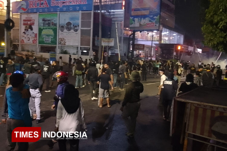 Suasana Purwokerto Makin Mencekam, Sejumlah Polisi Bermotor Diserang Massa