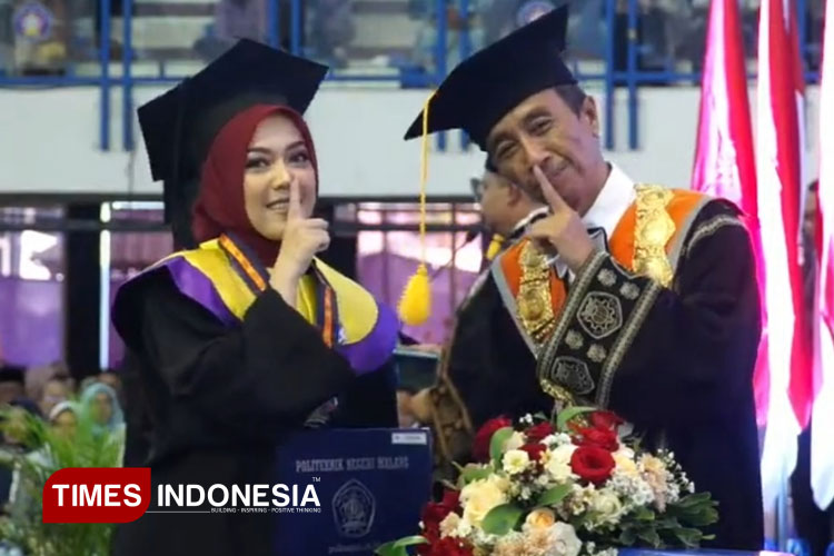 Gelaran wisuda ke 69 Polinema yang berlangsung di Graha Polinema, Sabtu (30/8/2025). (Foto: Achmad Fikyansyah/TIMES Indonesia)