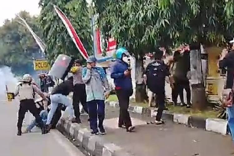 Merasa Dikhianati, Barisan Rakyat Purbalingga Tuntut Bubarkan DPR