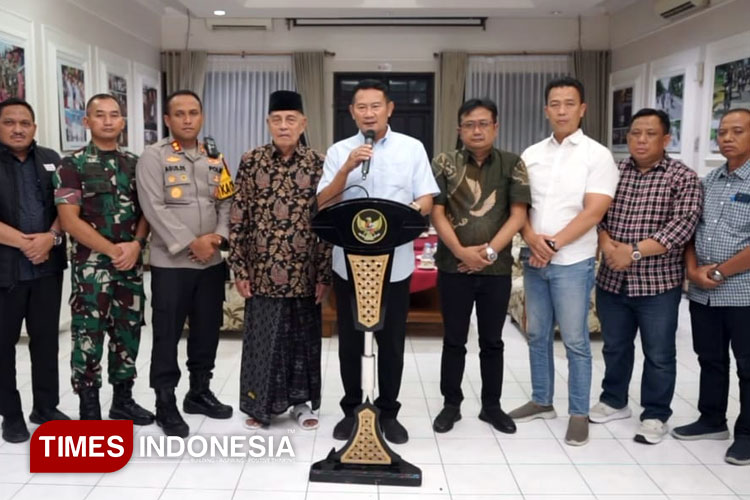 Pak Yes Ajak Masyarakat Jaga Lamongan, Kiai Ghofur: Ayo Rukun Bareng