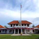 Sejarah Gedung Grahadi: Dari Tempat Peristirahatan VOC Hingga Rumah Dinas Gubernur Jatim
