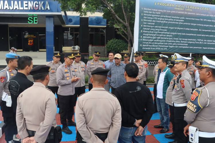 Wakapolres Majalengka saat memberikan arahan kepada sejumlah pejabat utama Polres Majalengka. (FOTO: Humas Polres Majalengka for TIMES Indonesia)