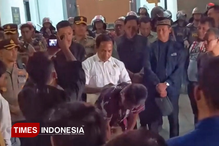 PMII Pacitan Geruduk DPRD, Suarakan Delapan Tuntutan