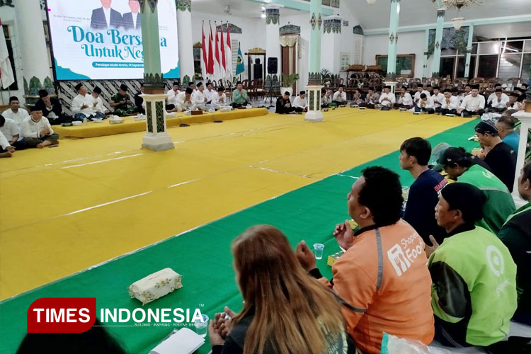 Acara doa bersama di Pendapa Muda Graha untuk almarhum Affan dan keselamatan bangsa. (FOTO: Yupi Apridayani/TIMES Indonesia)