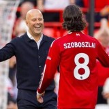 Pelatih Liverpool Arne Slot Puji Mentalitas Tim saat Mengatasi Perlawanan Arsenal