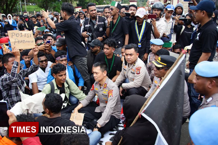 Kapolda Maluku Sambut Massa Aksi dan Duduk Bersama, Komitmen Kawal Aspirasi Mahasiswa