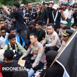 Kapolda Maluku Sambut Massa Aksi dan Duduk Bersama, Komitmen Kawal Aspirasi Mahasiswa