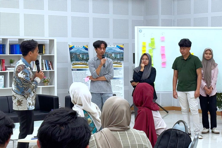 Teknologi Pendidikan UM Dorong Alumni Siap Bersaing Lewat Pelatihan Karir