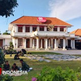 Puluhan Aparat TNI Siaga Jaga Kawasan Gedung Grahadi