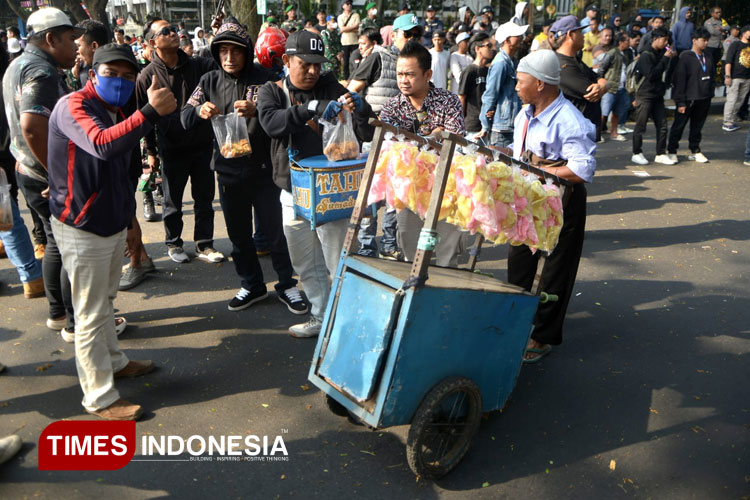 demo-DPRD-kota-Malang-3.jpg