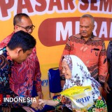 77 Ton Beras Tersalurkan Lewat Operasi Pasar Murah di Gresik