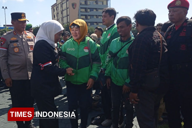 Gubernur-Khofifah-2.jpg