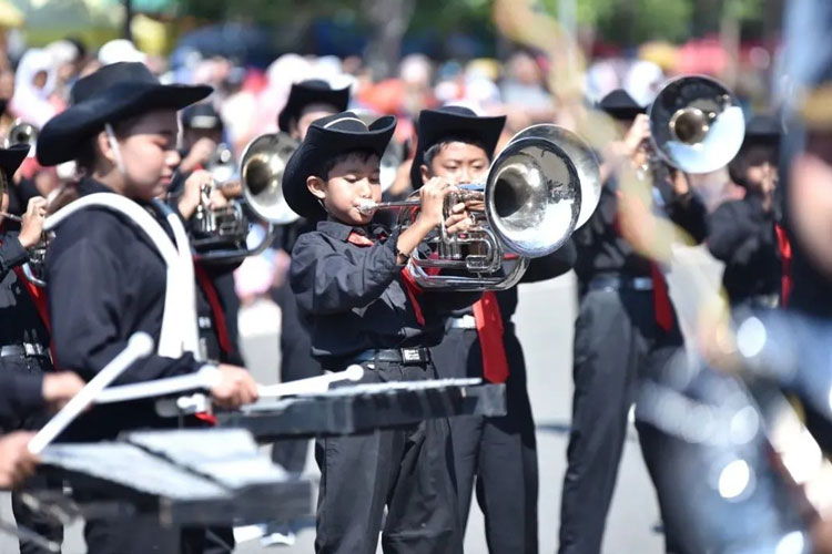 Parade-Drumband-Pacitan-2.jpg