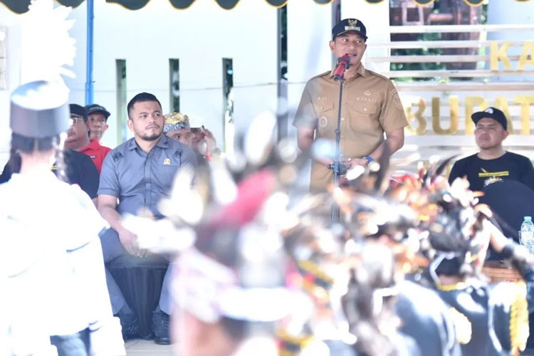 Bupati Pacitan Apresiasi Parade Drumband Merah Putih Meriahkan HUT ke-80 RI