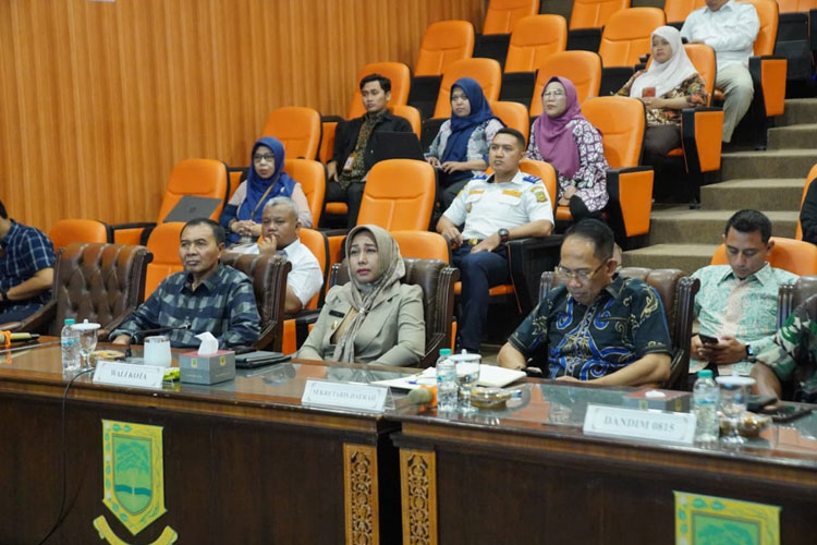 Wali Kota Mojokerto, Ika Puspitasari dalam Rakor Pengendalian Inflasi Daerah bersama Mendagri, Selasa (2/9/2025) (FOTO: Dok. TIMES Indonesia)