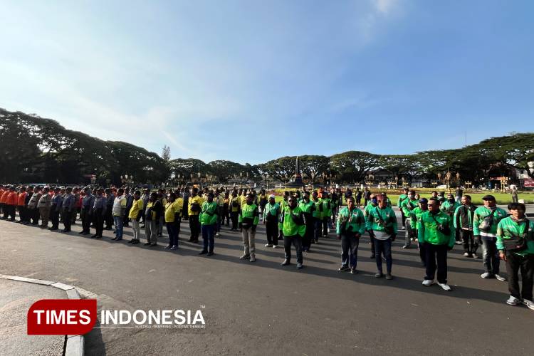 patroli-Cipta-Kondisi-di-Balai-Kota-Malang-b.jpg
