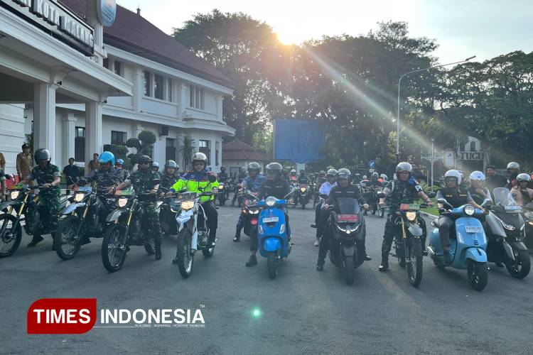 patroli-Cipta-Kondisi-di-Balai-Kota-Malang-c.jpg
