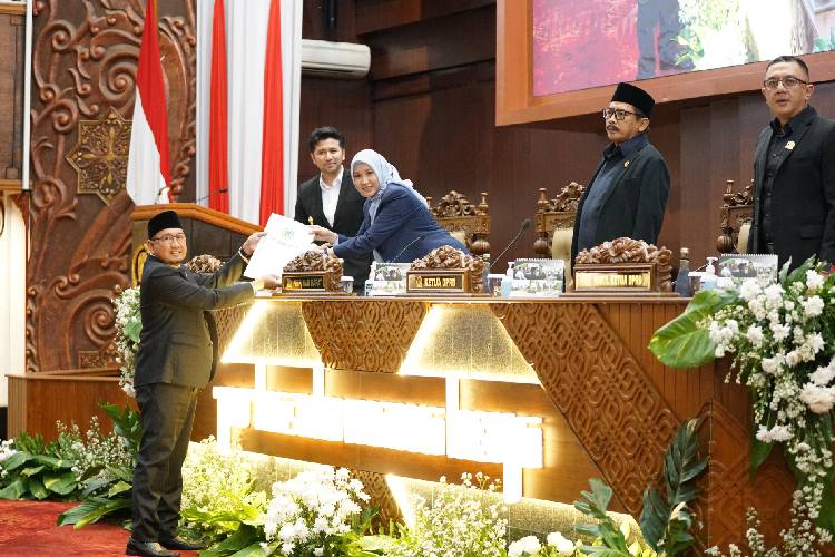 DPRD Jatim Menyetujui Pinjaman Rp 300 Miliar untuk BPR Jatim