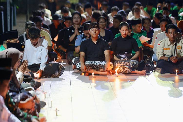 Suasana-Doa-Bersama-Pemuda-Lintas-Agama-Banyuwangi-b.jpg