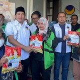 Lita Machfud Arifin Salurkan Ratusan Sembako dan Beasiswa Kepada Anak Driver Ojol di Sidoarjo