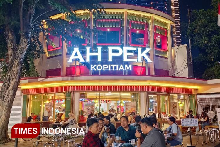 Ah Pek Kopitiam, Rasa Oriental dengan Nuansa Modern di Jantung Kota Surabaya