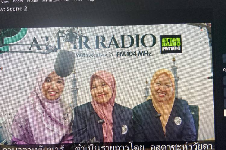 Mahasiswa UM Kenalkan Budaya Indonesia dan Inovasi Pembelajaran Bahasa Arab di Thailand