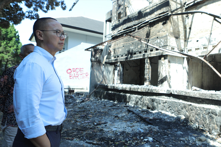 Eddy Soeparno Tinjau Wisma MPR Bandung yang Terbakar, Ingatkan Aksi Demo Jangan Rusak Fasilitas Umum