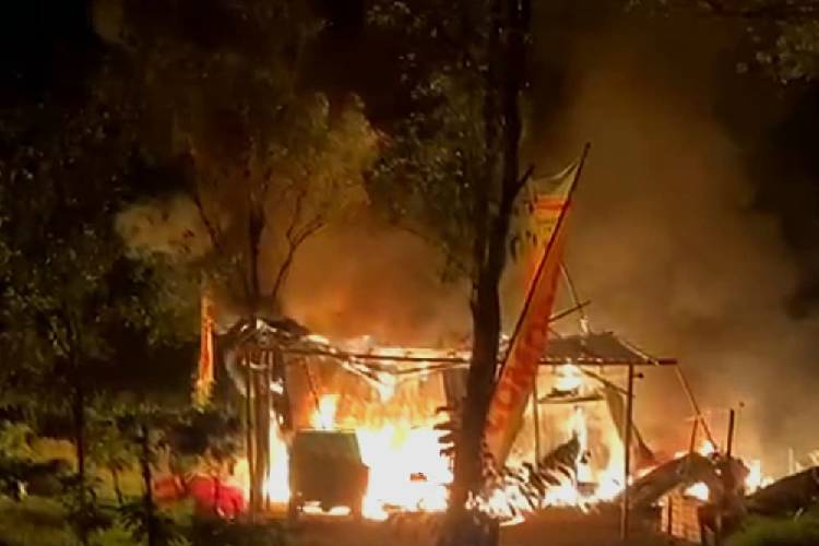 Kebakaran Hanguskan Gudang Sortir dan Mobil di Banyuwangi