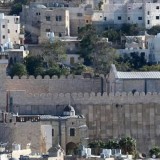 Di Bawah Pengawasan Ketat Israel, Ribuan Warga Palestina di  Hebron Peringati Maulid Nabi