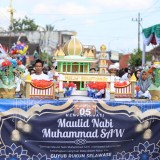 Ribuan Telur Hias Semarakkan Tradisi Endhog-endhogan Maulid Nabi di Banyuwangi