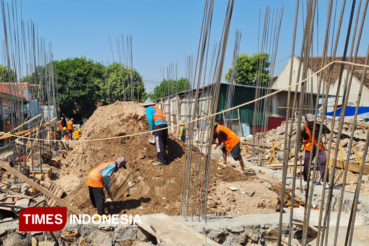 Proyek Rp3,5 Miliar Gedung SMPN 2 Mejayan Madiun, Pengawas Target Deviasi Progres Plus