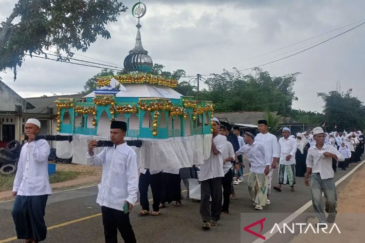 Kirab Seribu Telur Hias, Tradisi Unik Maulid Nabi di Desa Namang Babel