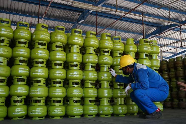 Libur Panjang Maulid Nabi, Pertamina Tambah 1 Juta Tabung LPG 3kg di Jatim