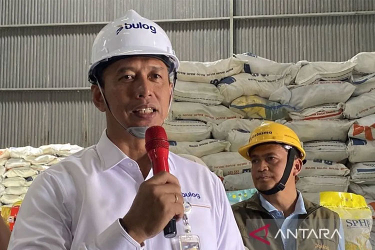 Bulog Salurkan 327.718 Ton Beras SPHP, Capai 22% dari Target 1,5 Juta Ton pada 2025