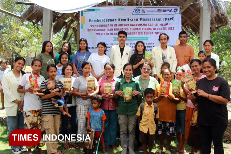 PkM Kemdiktisaintek Latih Dasawisma Kapilit di Sumba Timur Kembangkan Olahan Pisang